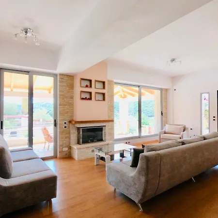 Milo Villa Himarë