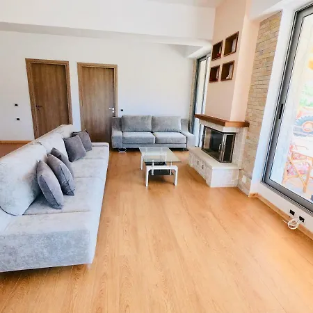 Milo Villa *